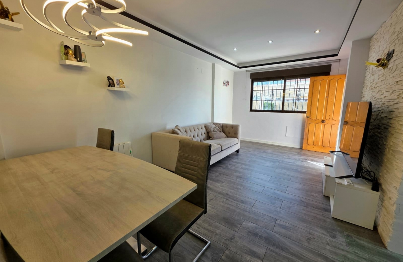Resale - Villa - Torrevieja - Sector 25