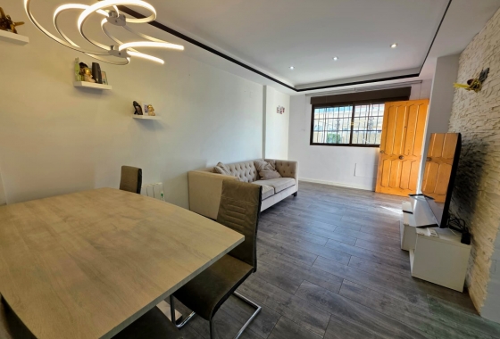 Resale - Villa - Torrevieja - Sector 25