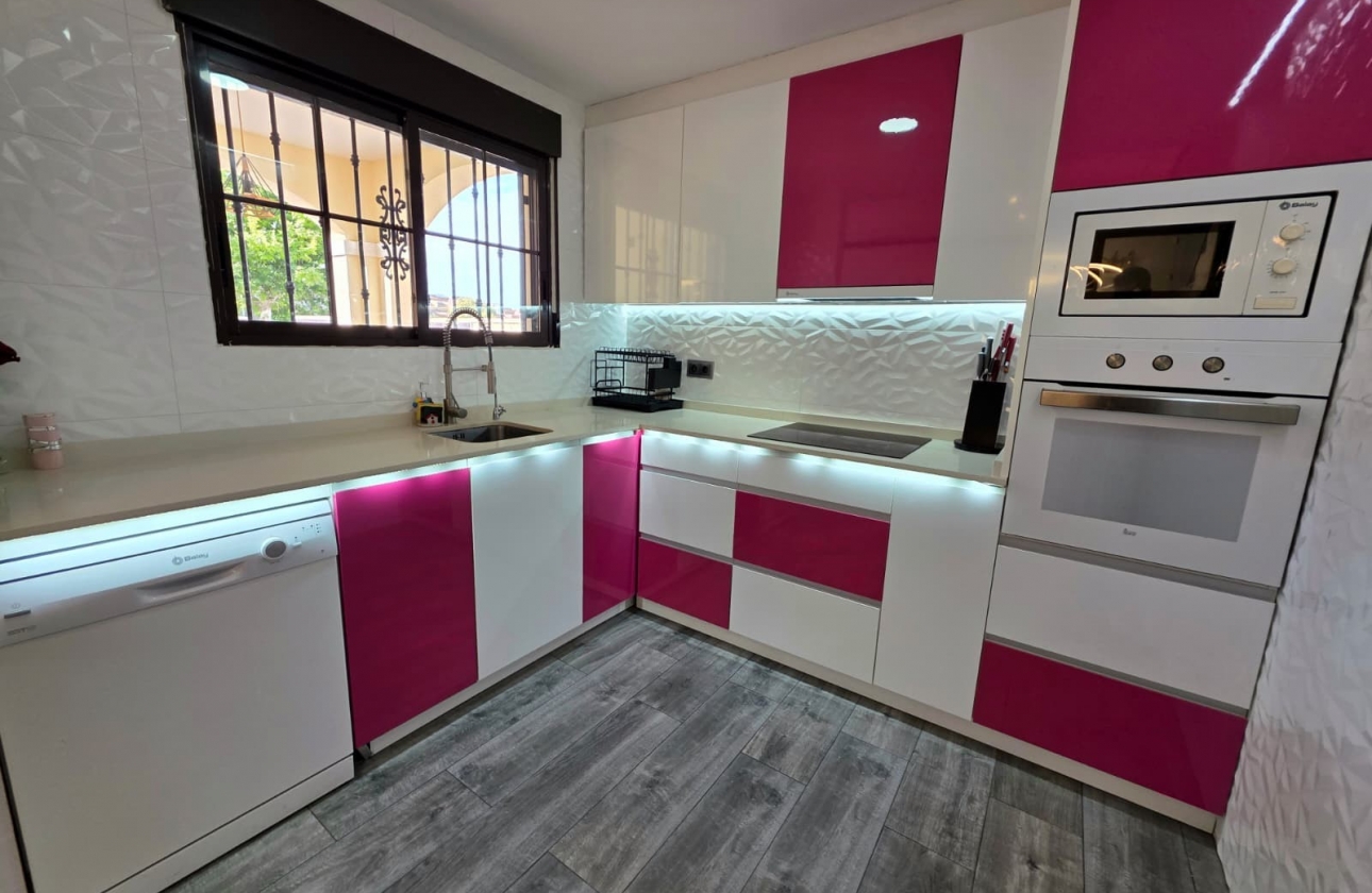 Resale - Villa - Torrevieja - Sector 25