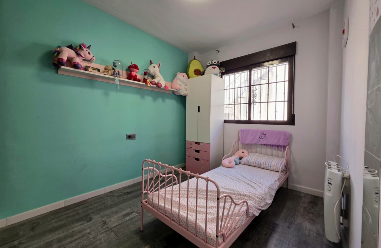 Resale - Villa - Torrevieja - Sector 25