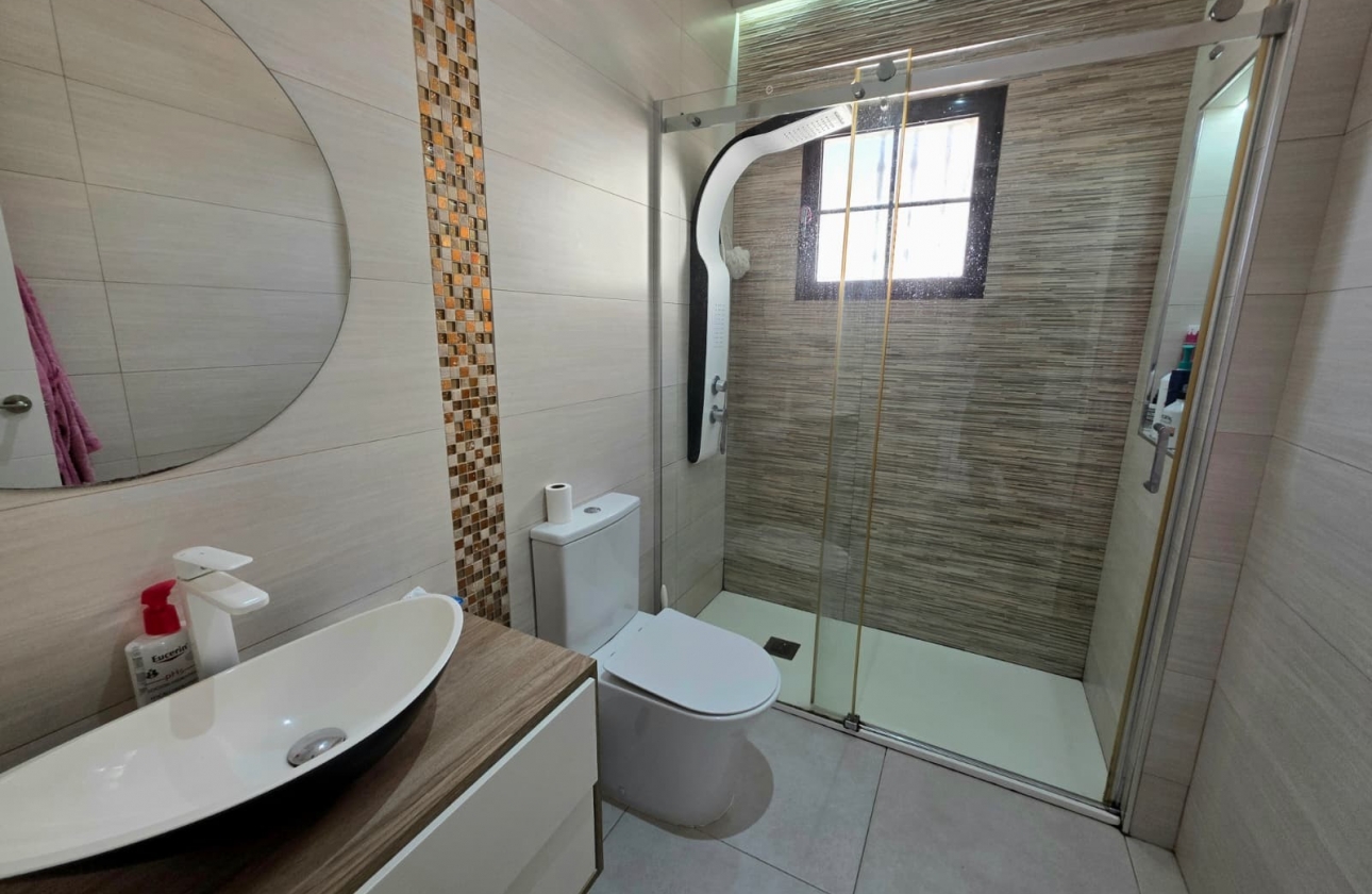 Resale - Villa - Torrevieja - Sector 25