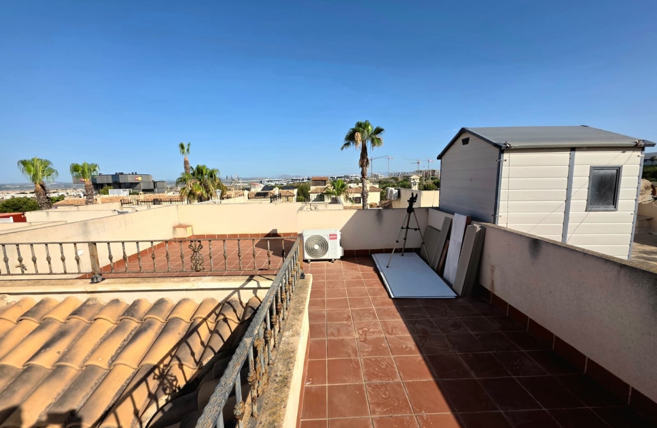 Resale - Villa - Torrevieja - Sector 25