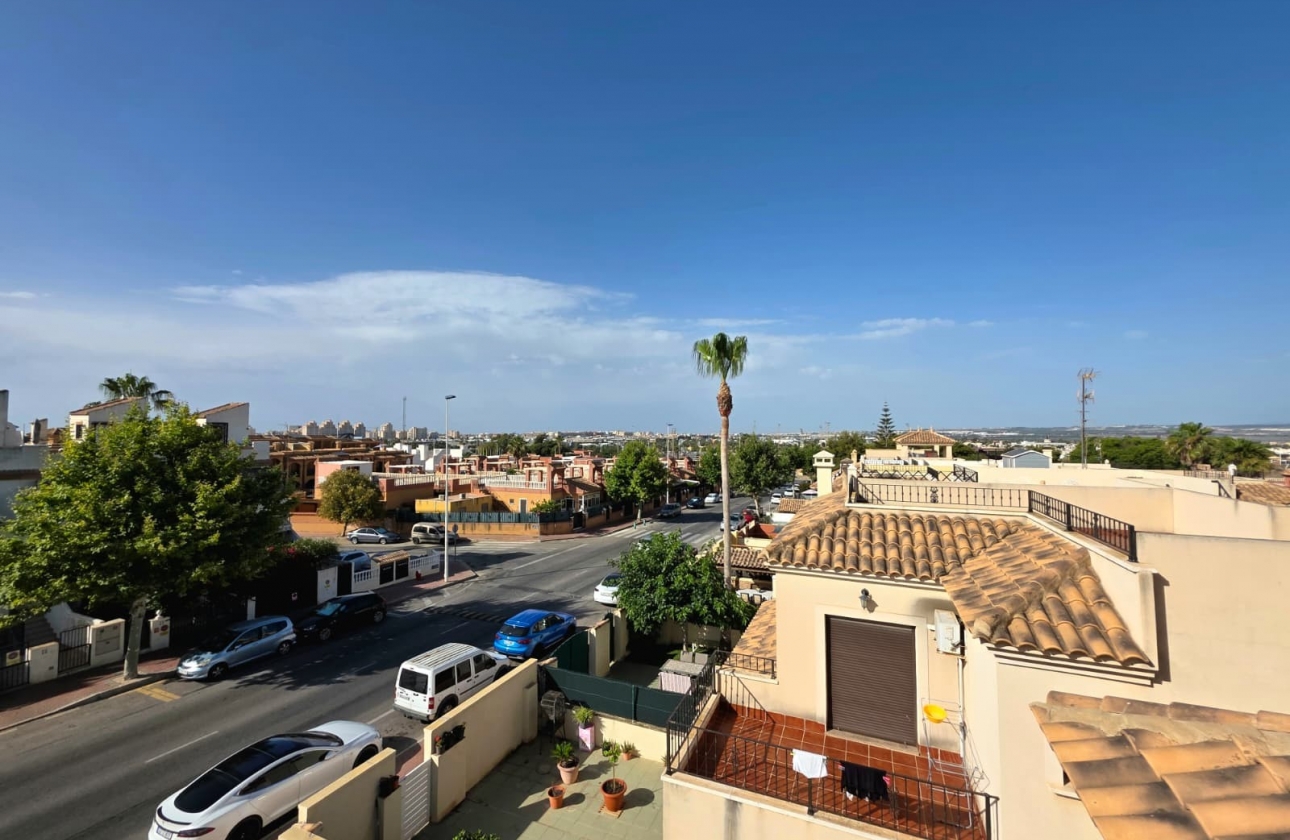 Resale - Villa - Torrevieja - Sector 25