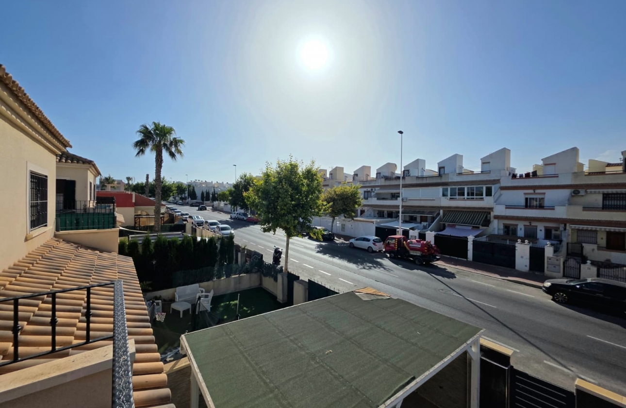 Resale - Villa - Torrevieja - Sector 25