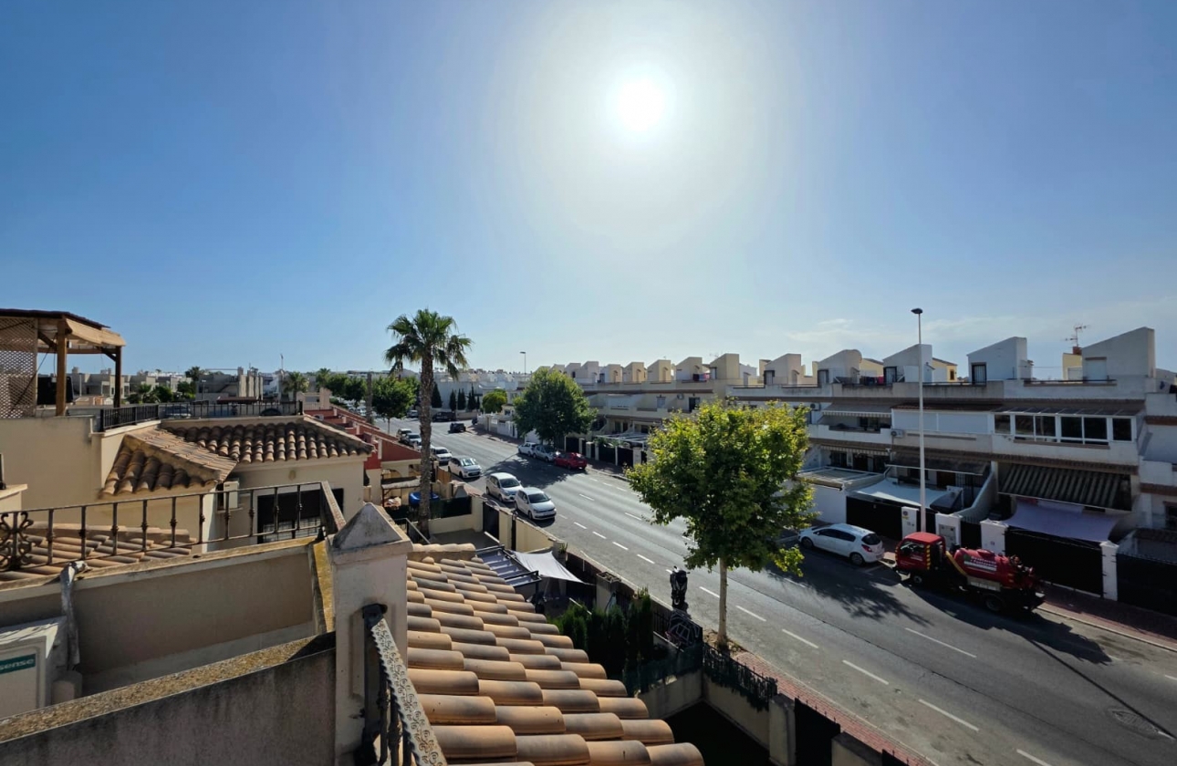 Resale - Villa - Torrevieja - Sector 25
