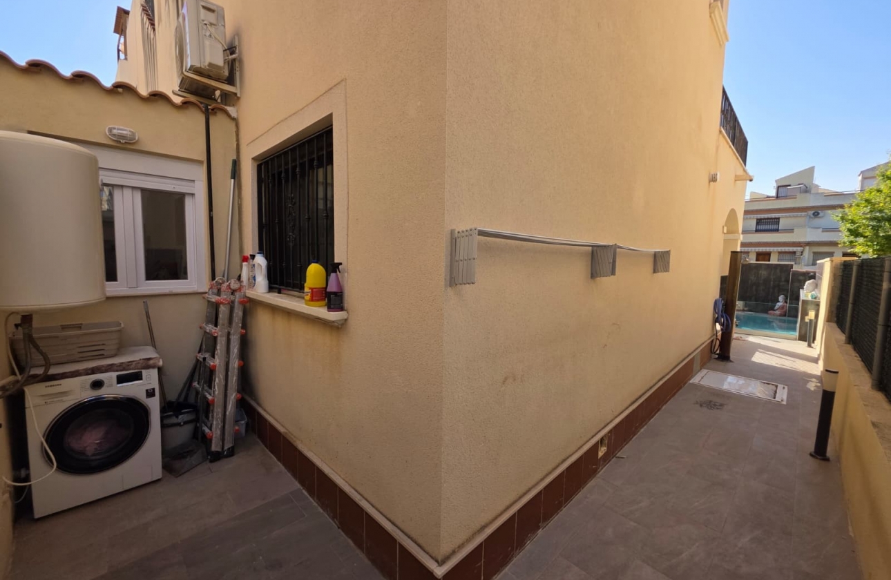 Resale - Villa - Torrevieja - Sector 25