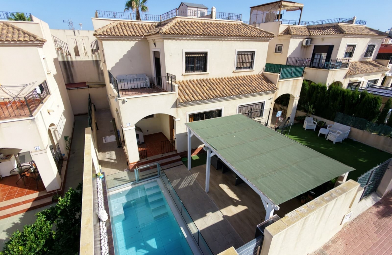 Resale - Villa - Torrevieja - Sector 25