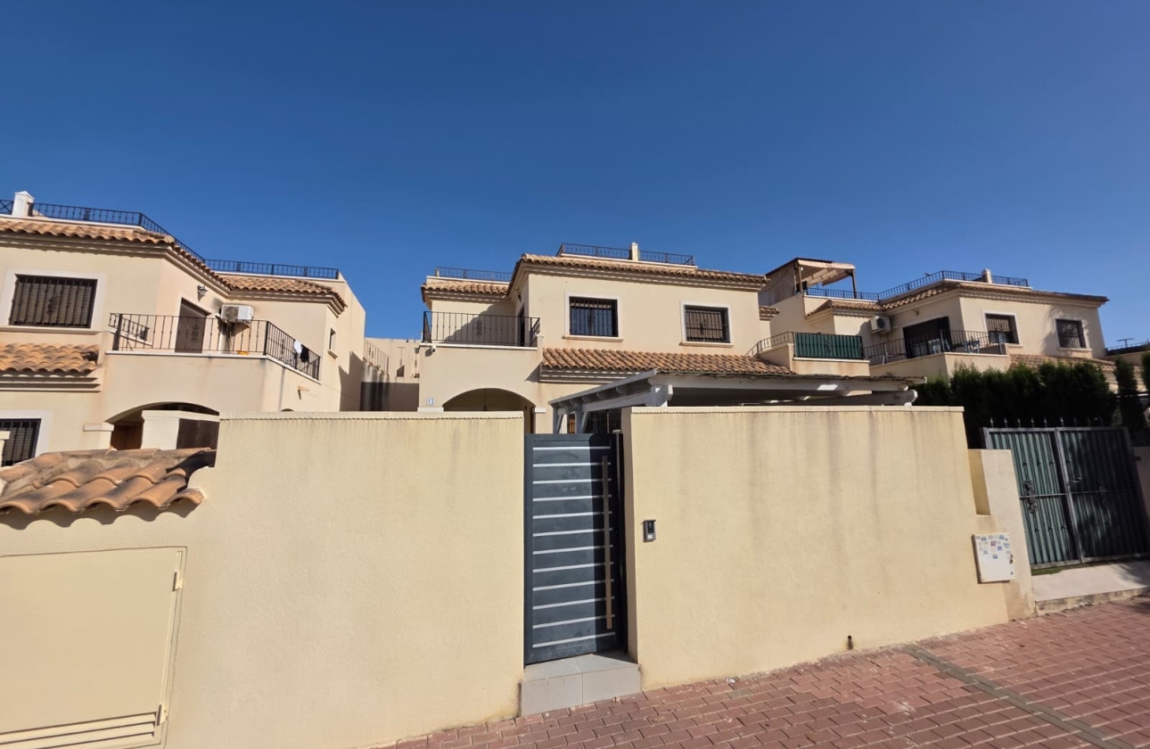 Resale - Villa - Torrevieja - Sector 25