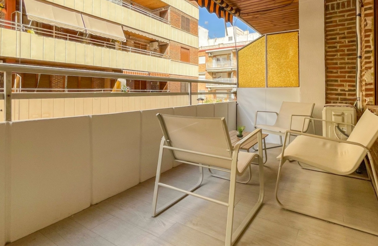 Resale - Apartment / flat - Torrevieja - El Acequión - Los Náufragos