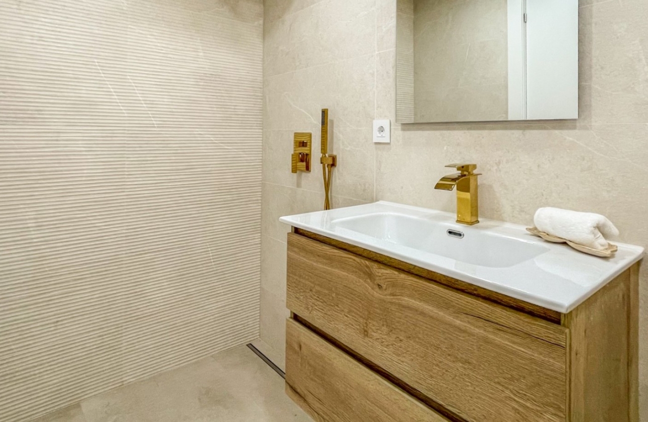 Resale - Apartment / flat - Torrevieja - El Acequión - Los Náufragos