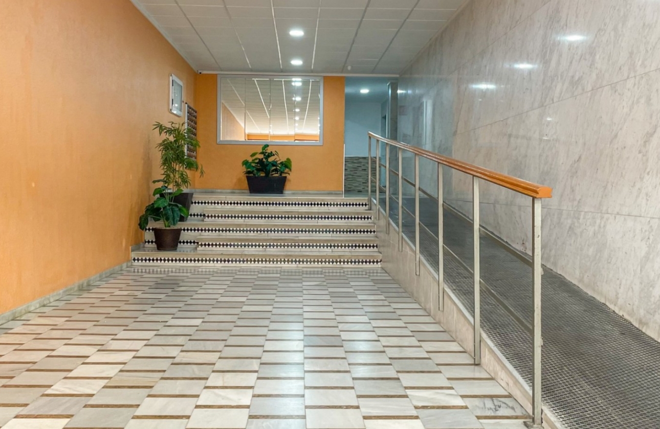 Resale - Apartment / flat - Torrevieja - El Acequión - Los Náufragos