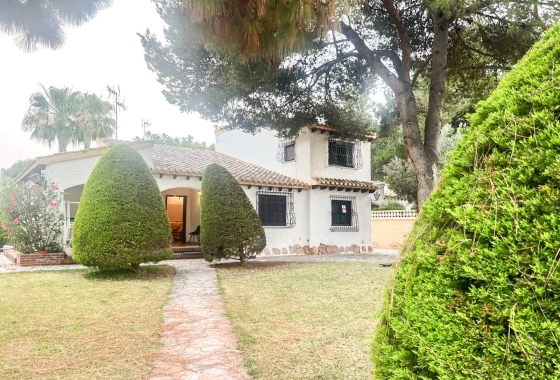Resale - Villa - Orihuela Costa - Punta Prima