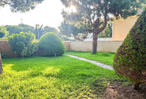 Resale - Villa - Orihuela Costa - Punta Prima