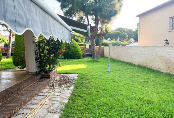 Resale - Villa - Orihuela Costa - Punta Prima