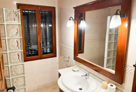 Resale - Villa - Orihuela Costa - Punta Prima