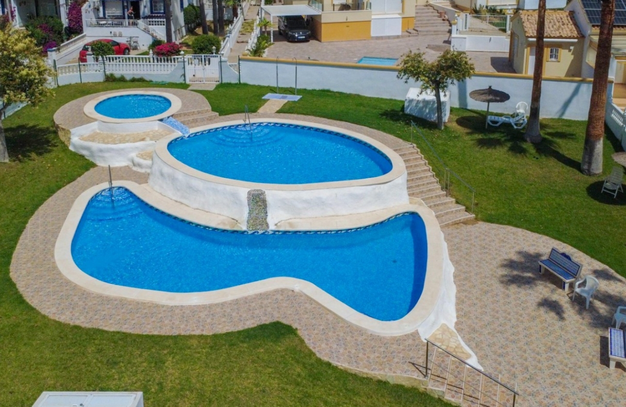 Resale - House - Orihuela Costa - La Rioja