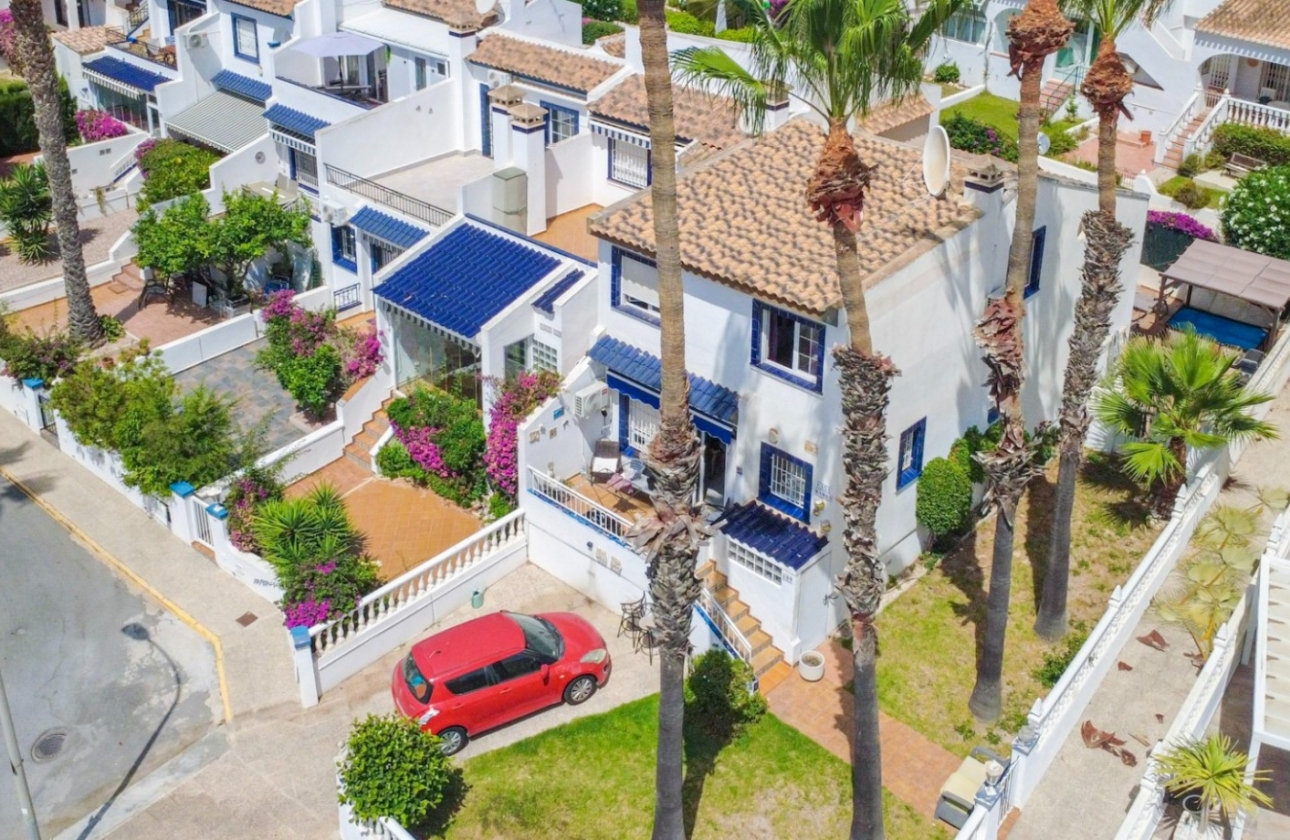 Resale - House - Orihuela Costa - La Rioja