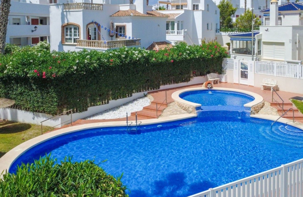Resale - House - Orihuela Costa - La Rioja