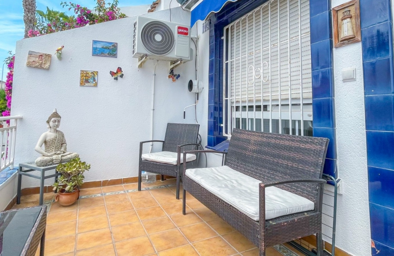 Resale - House - Orihuela Costa - La Rioja