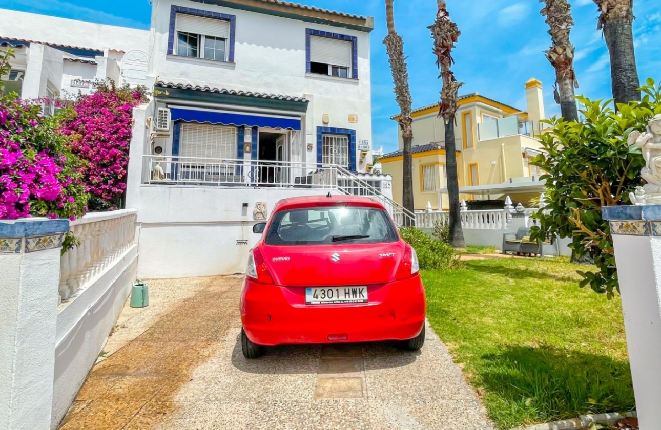 Resale - House - Orihuela Costa - La Rioja