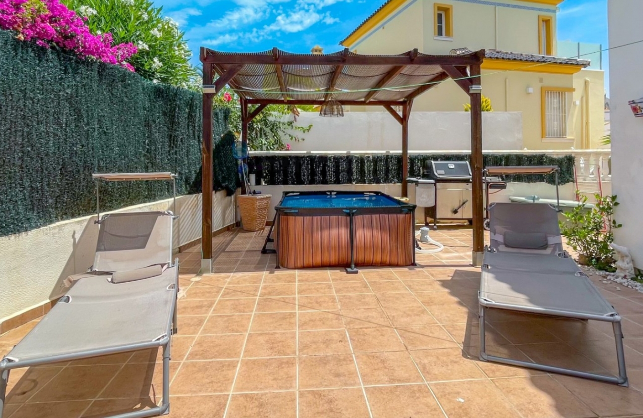 Resale - House - Orihuela Costa - La Rioja
