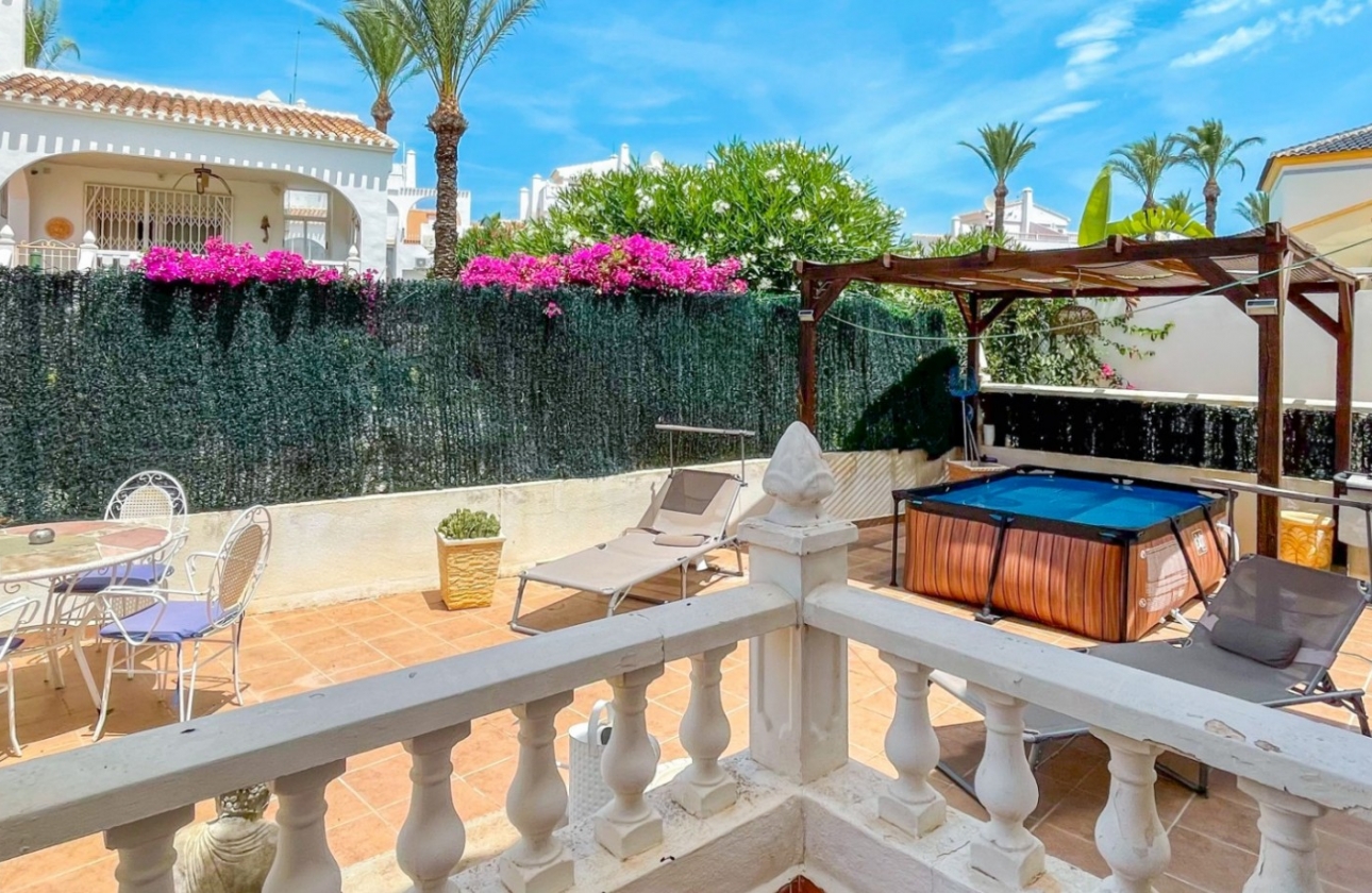 Resale - House - Orihuela Costa - La Rioja