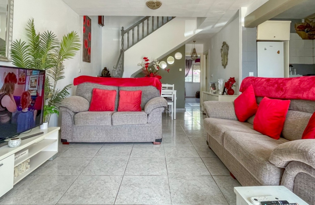 Resale - House - Orihuela Costa - La Rioja