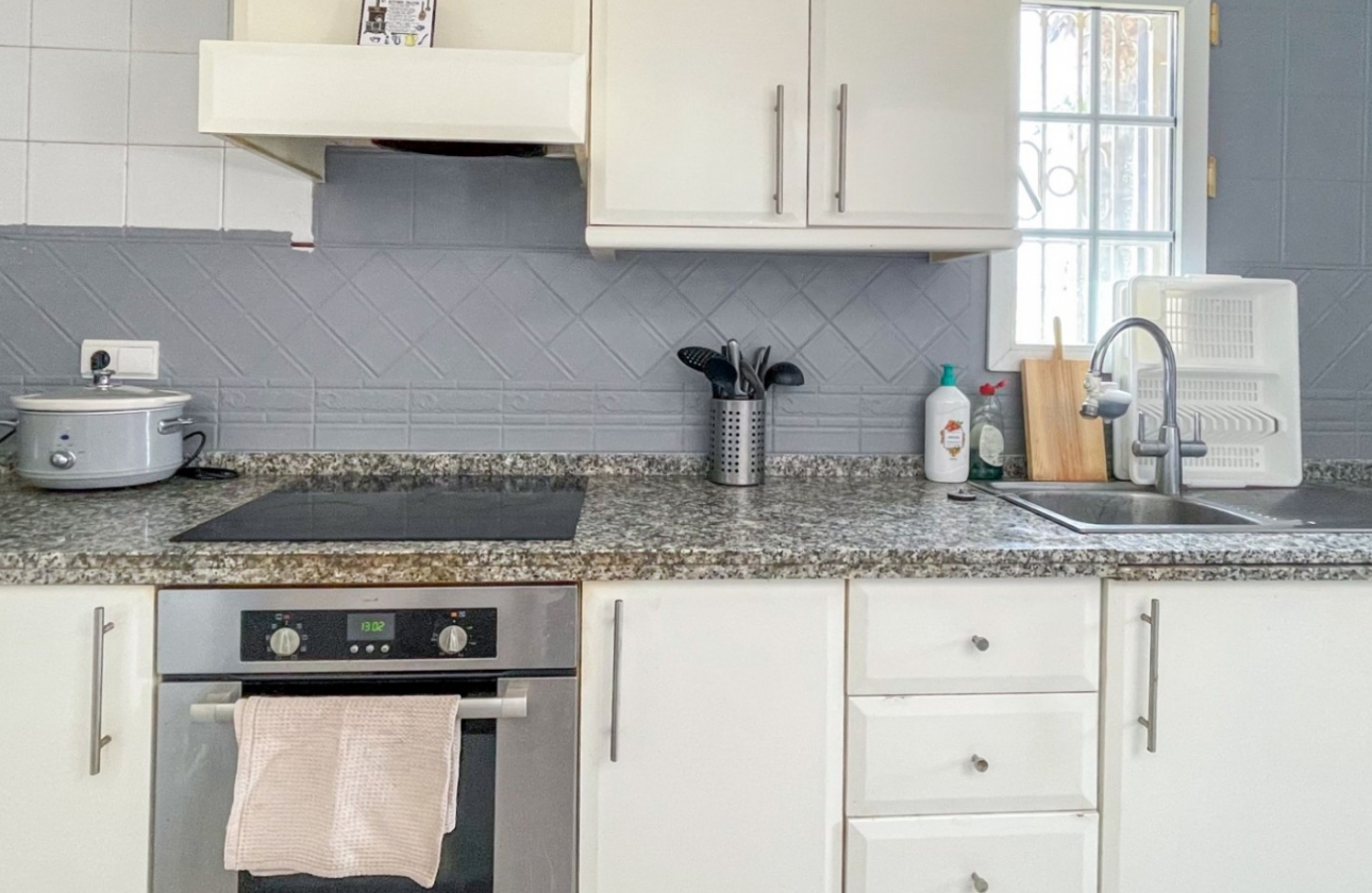 Resale - House - Orihuela Costa - La Rioja