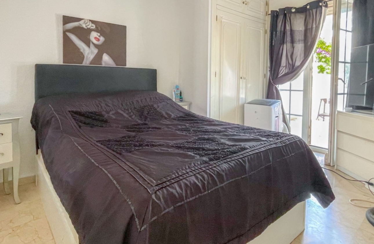 Resale - House - Orihuela Costa - La Rioja