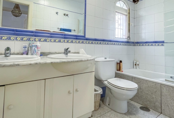 Resale - House - Orihuela Costa - La Rioja