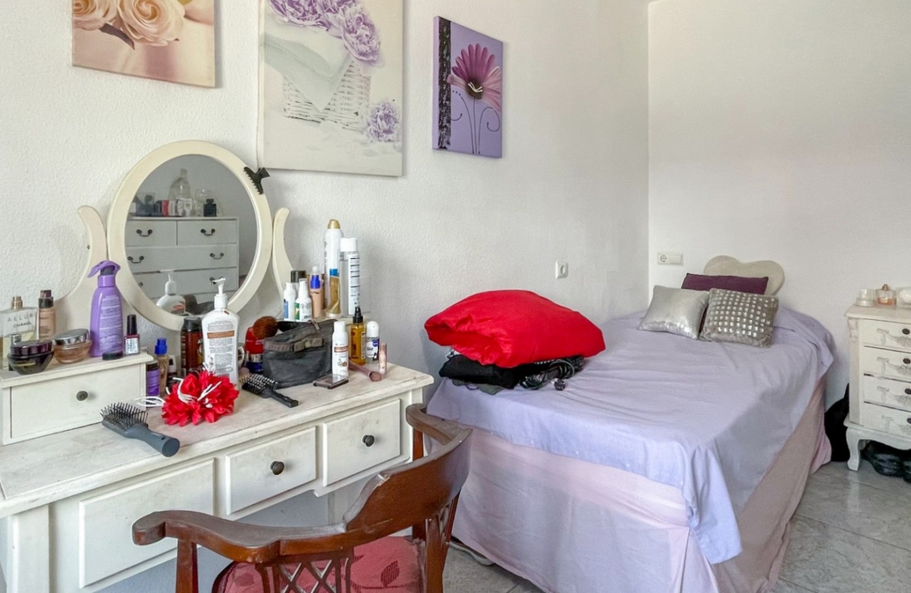Resale - House - Orihuela Costa - La Rioja