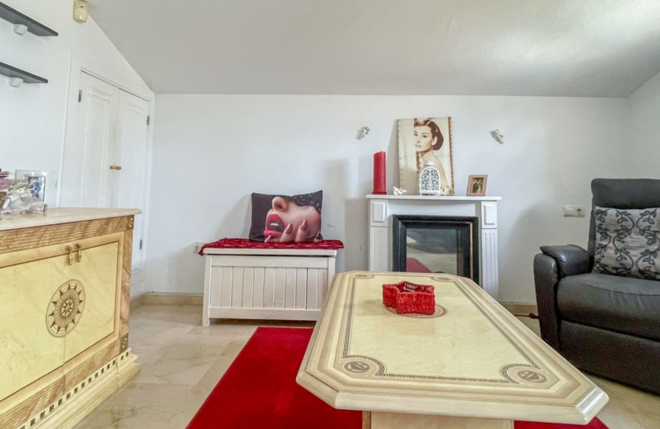 Resale - House - Orihuela Costa - La Rioja