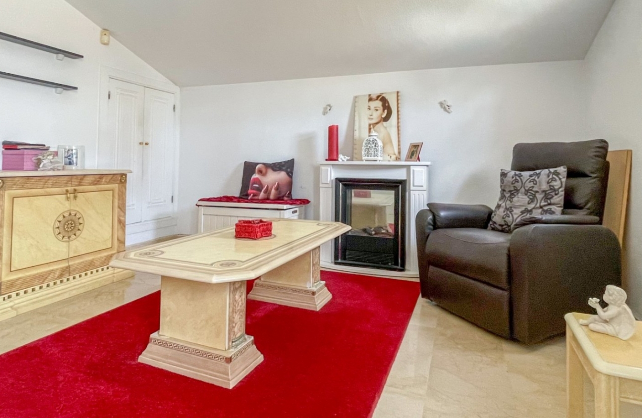 Resale - House - Orihuela Costa - La Rioja