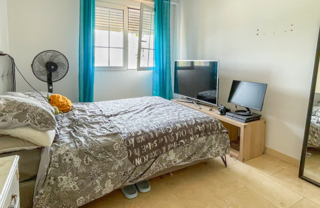 Resale - House - Orihuela Costa - La Rioja
