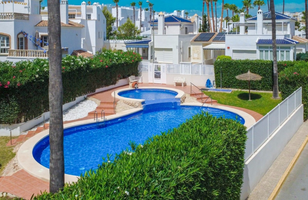 Resale - House - Orihuela Costa - La Rioja