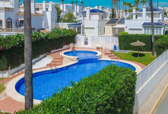 Resale - House - Orihuela Costa - La Rioja