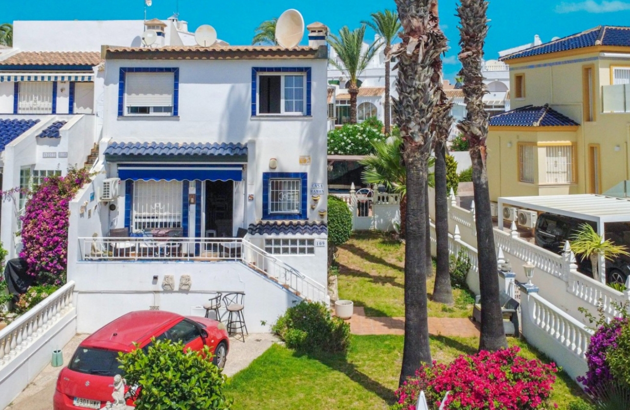 Resale - House - Orihuela Costa - La Rioja