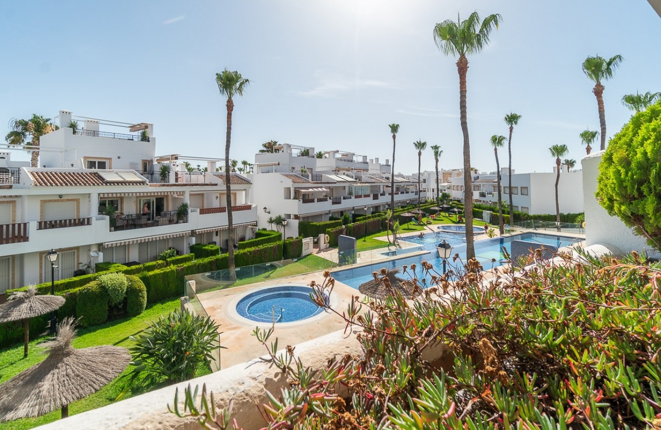 Resale - Apartment / flat - Orihuela Costa - Villamartín