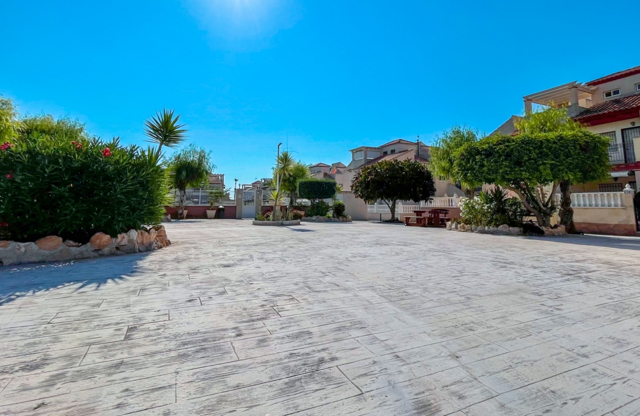 Resale - House - Orihuela Costa - Playa Flamenca