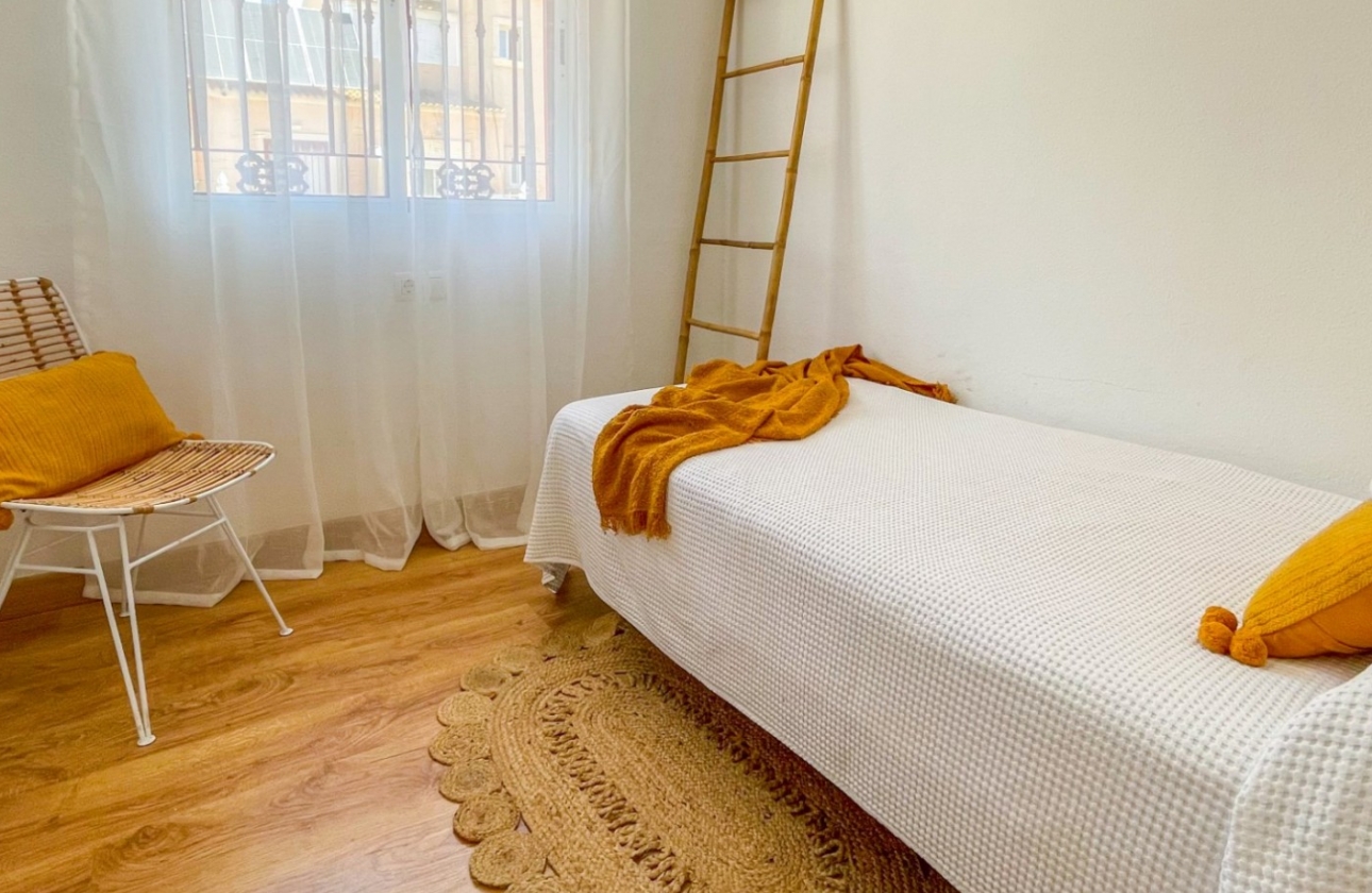 Wiederverkauf - House - Orihuela Costa - Playa Flamenca