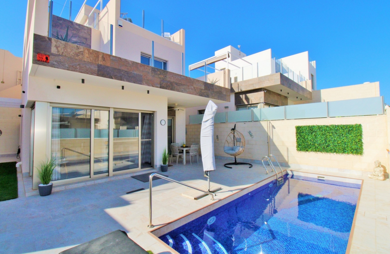 Resale - Villa - Villamartin