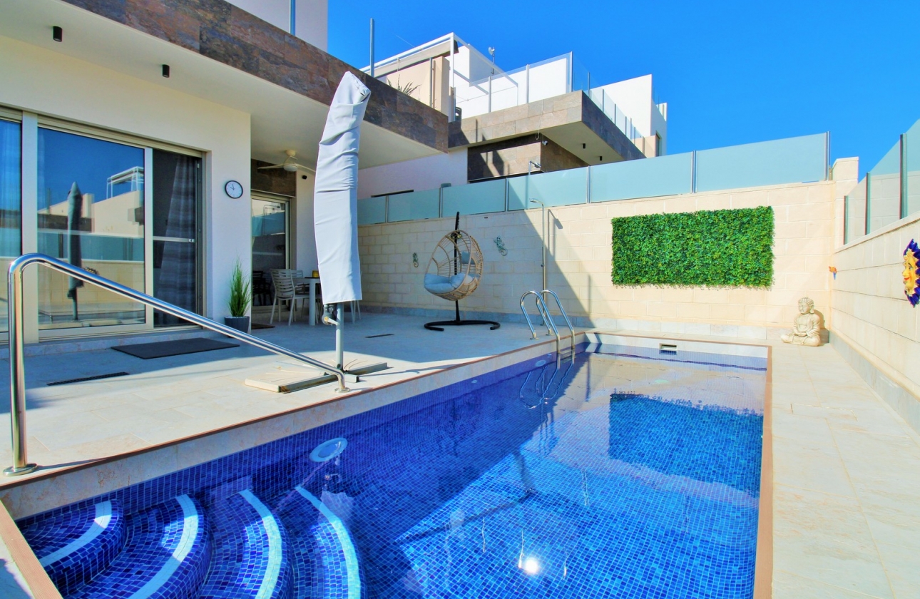 Resale - Villa - Villamartin