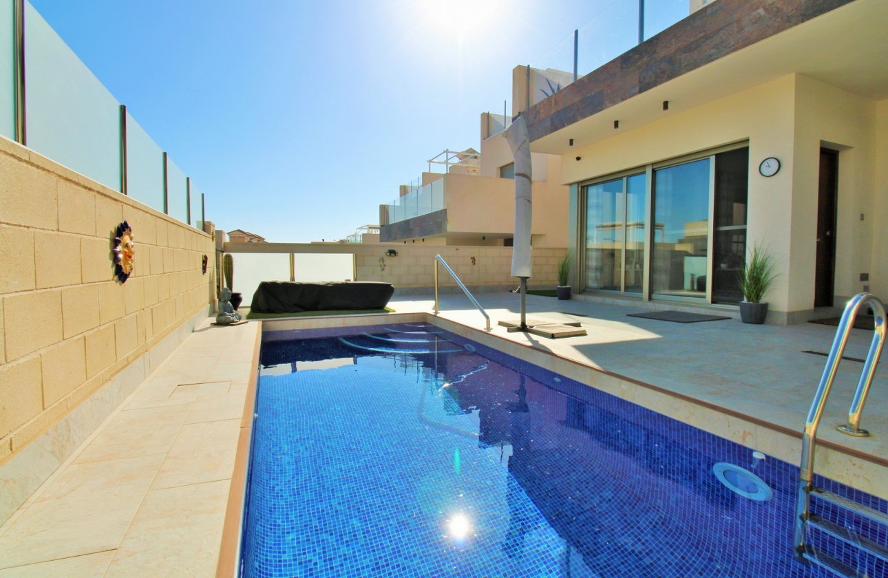 Resale - Villa - Villamartin