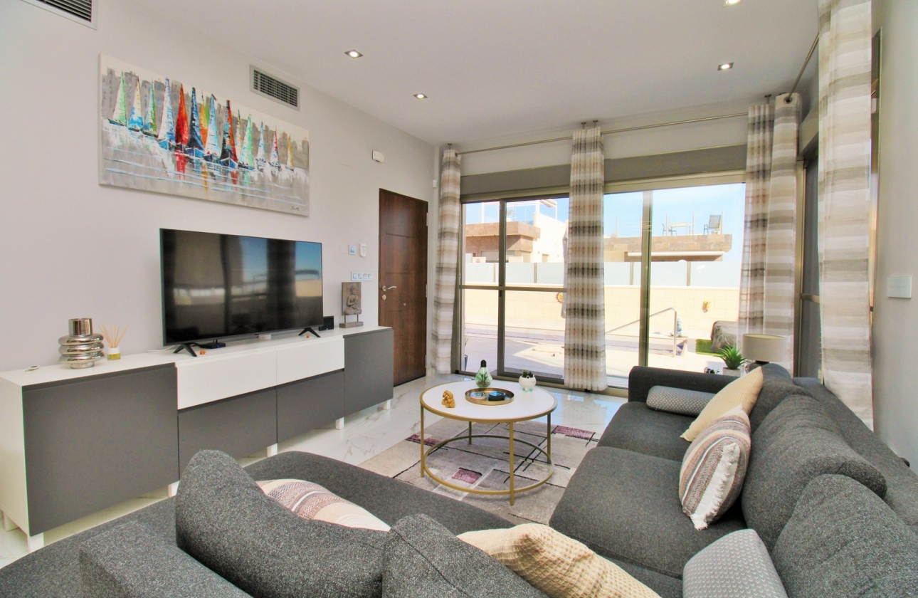 Resale - Villa - Villamartin