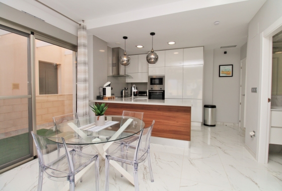 Resale - Villa - Villamartin
