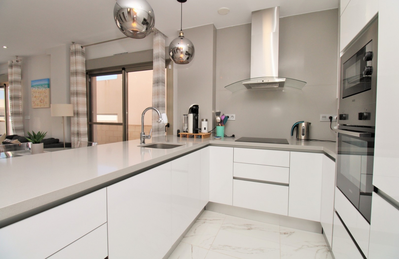 Resale - Villa - Villamartin