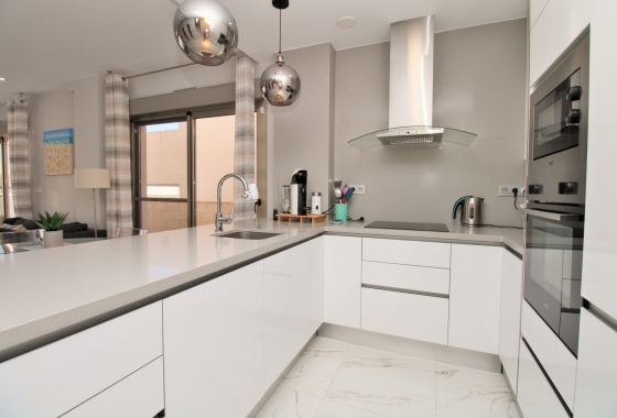 Resale - Villa - Villamartin