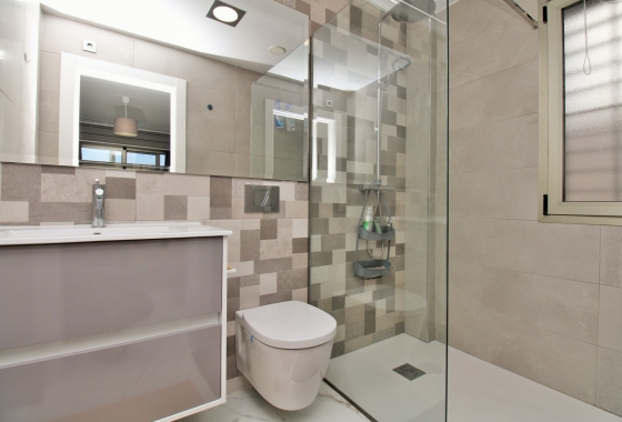 Resale - Villa - Villamartin