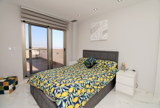 Resale - Villa - Villamartin