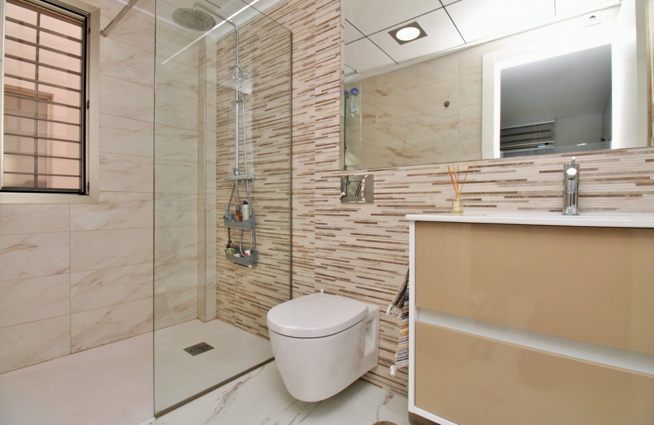 Resale - Villa - Villamartin